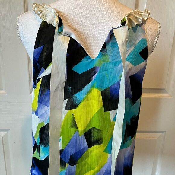 🎄IZ Byer Abstract Pattern Tie-neck Halter Top - Picture 6 of 13